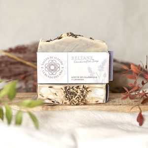 Jabón cortado artesanal vegano de aceite de caléndula y lavanda