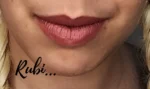 Labios pintados, pintalabios artesanal vegano color rubi