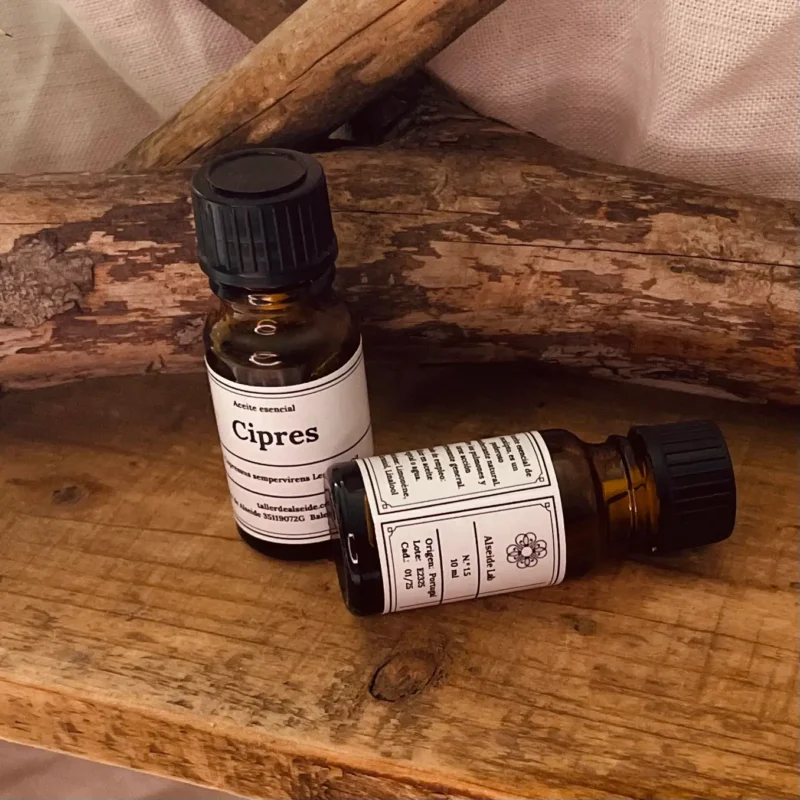 Aceite-esencial-de-cipres-Taller-de-Alseide-2
